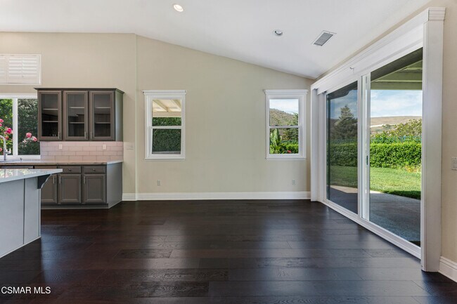 Building Photo - 406 Granite Hills St