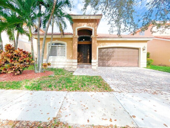 Primary Photo - 4 br, 2 bath House - Vizcaya
