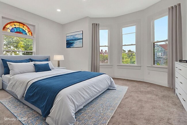 Building Photo - Spacious Newly Renovated 5-Bedroom Home with Luxurious Master Suite