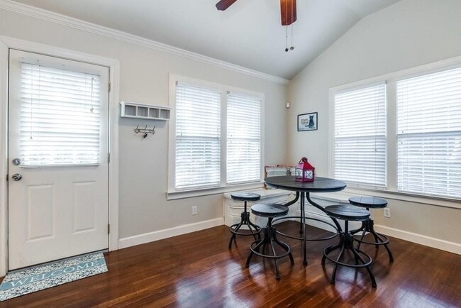 Building Photo - 2404 Thornton Rd