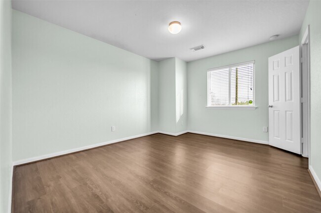Building Photo - 21611 Mt McKinley Way