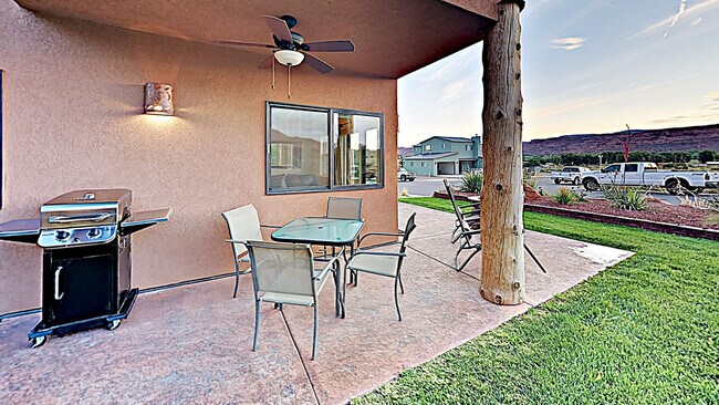 Building Photo - 3374 S Village Loop