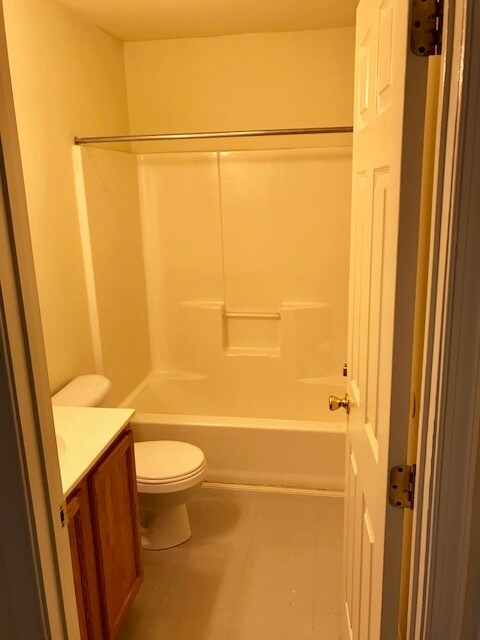 Building Photo - 319 E College Ave