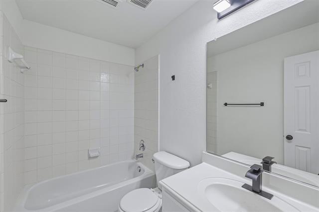 Building Photo - 1706 Clear Springs Dr