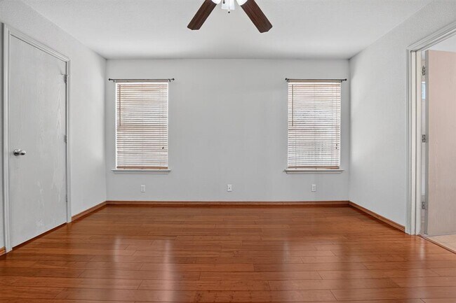 Building Photo - 2412 Kale Dr