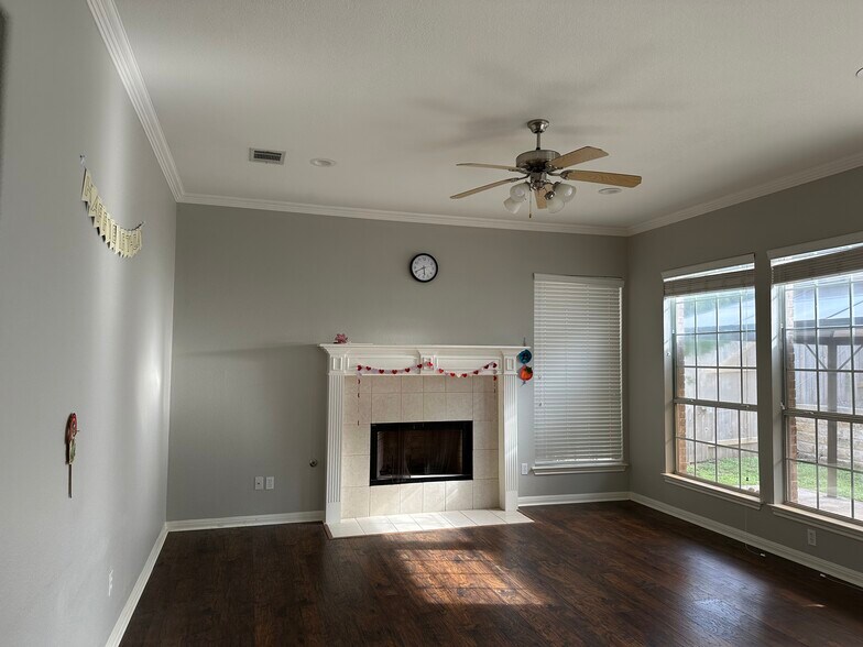 Building Photo - 10416 Canyon Vista Way