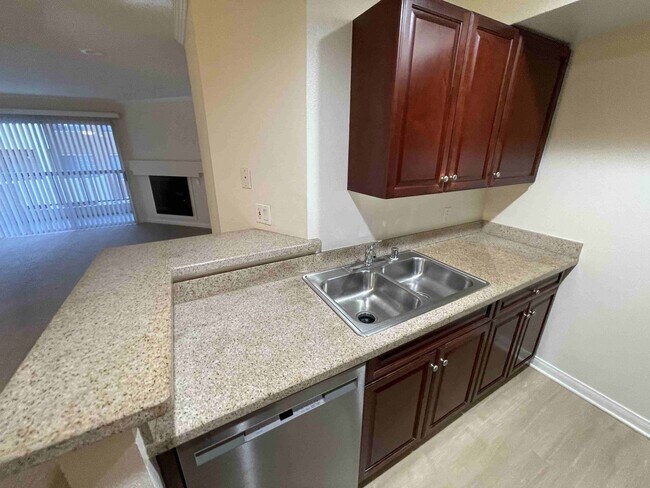 Building Photo - FULLY UPGRADED TWO BEDROOM IN LUXURIOUS COMPLEX!