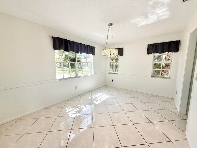 Building Photo - 10579 Pebble Cove Ln