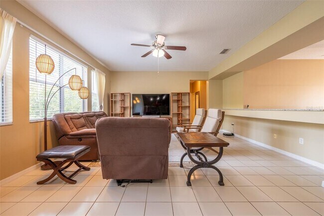 Building Photo - 207 Black Springs Ln