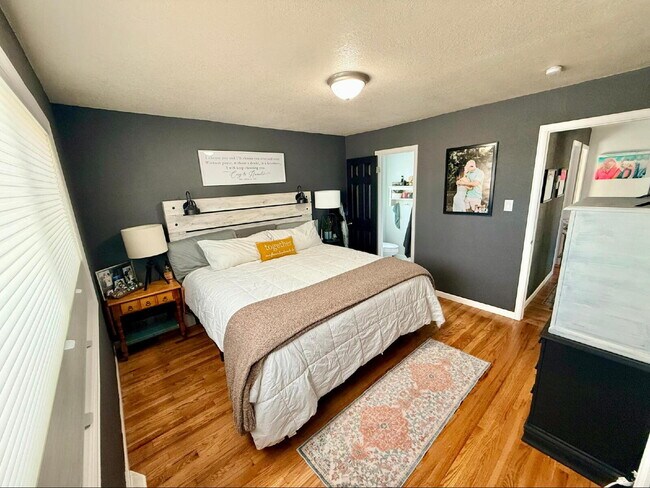 Building Photo - Gorgeously Updated Pueblo Home