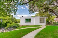 Building Photo - 568 W Quill Dr