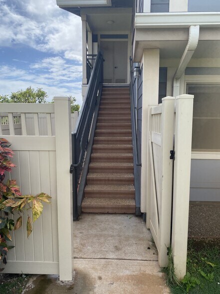 Building Photo - 50 Kihalani St