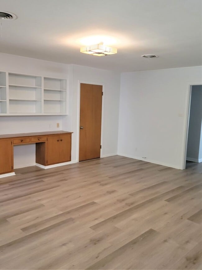Building Photo - 3550 Lazy Ln