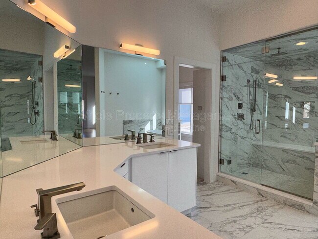 Building Photo - 14973 W 32nd Dr