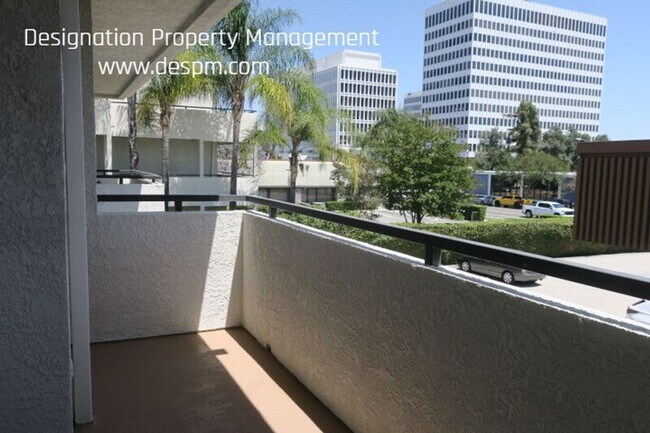 Building Photo - 156 S Oak Knoll Ave