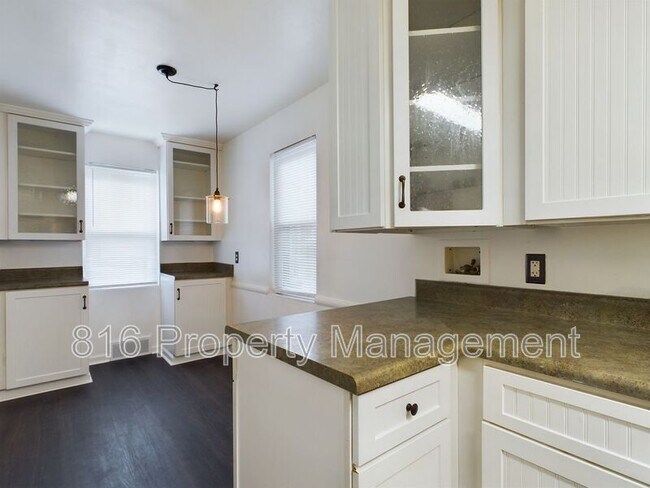 Building Photo - 1323 Meadow Lake Terrace