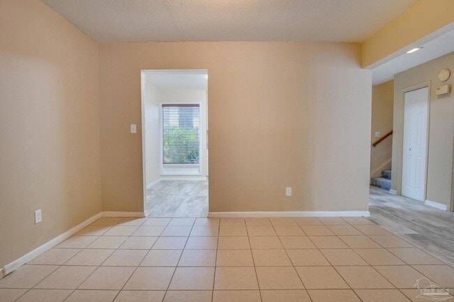 Building Photo - 18 Hillbrook Way