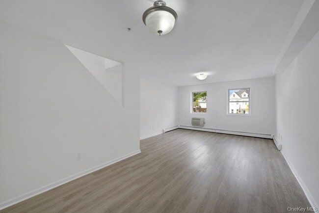 Building Photo - 38 Beekman Ave