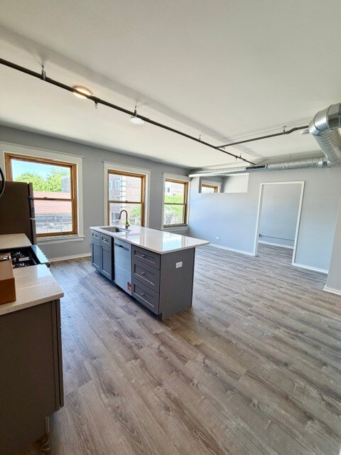 Building Photo - 141 S Oak Park Ave