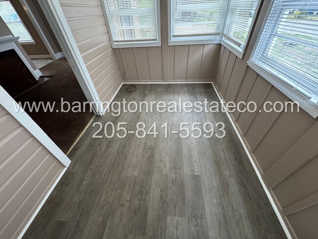 Building Photo - 2519 St Charles Ave SW