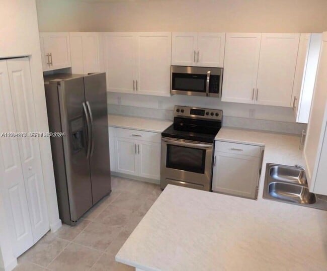 Building Photo - 407 NE 208th Terrace