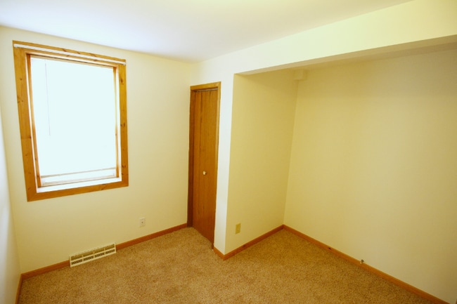 Building Photo - 406 Jackson St