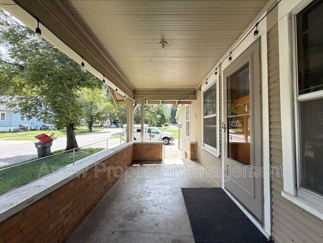 Building Photo - 415 N 32nd St