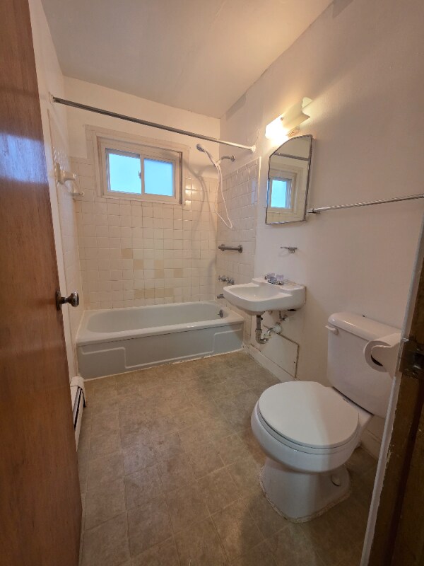 Building Photo - 6166 S Packard Ave