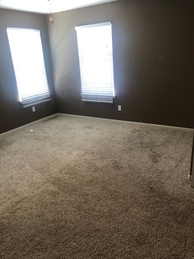 Building Photo - 10640 Siskiyou Ln