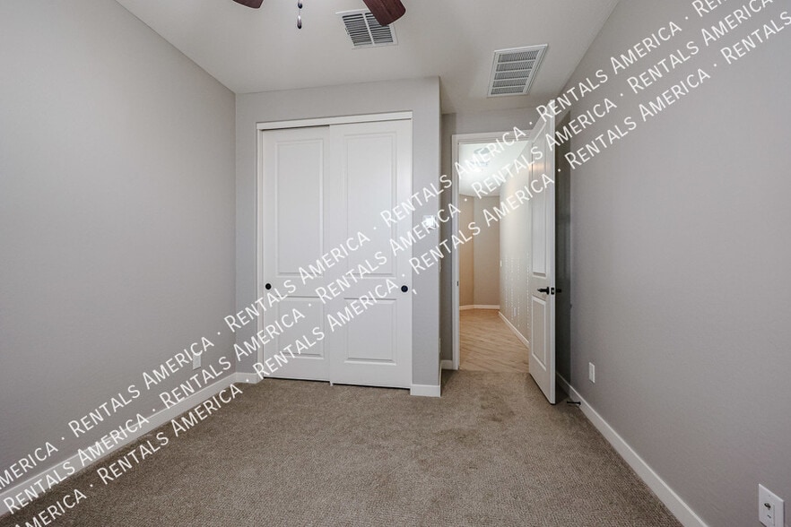 Building Photo - 18716 N Jameson Dr
