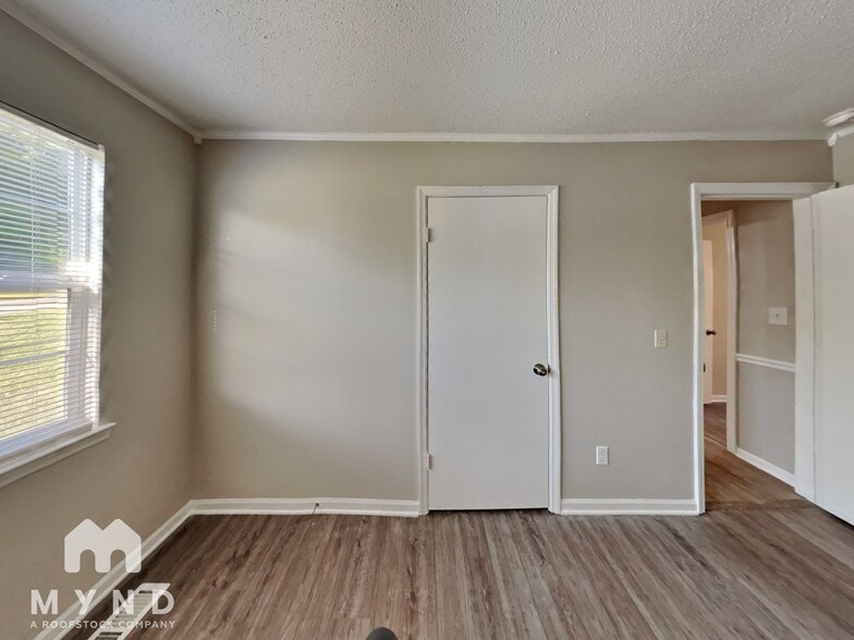 Building Photo - 5645 Cheryl Dr