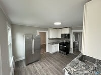 Building Photo - 174 Lamson St