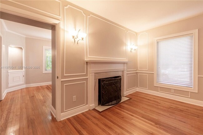 Building Photo - 1350 Mendavia Ave