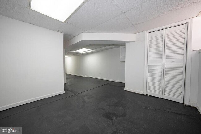 Building Photo - 426 Hampden Rd