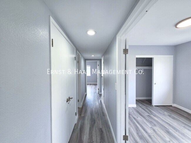 Building Photo - 12526 Cuesta Dr