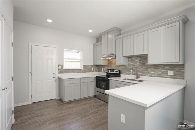 Building Photo - 33 Puffin Ave