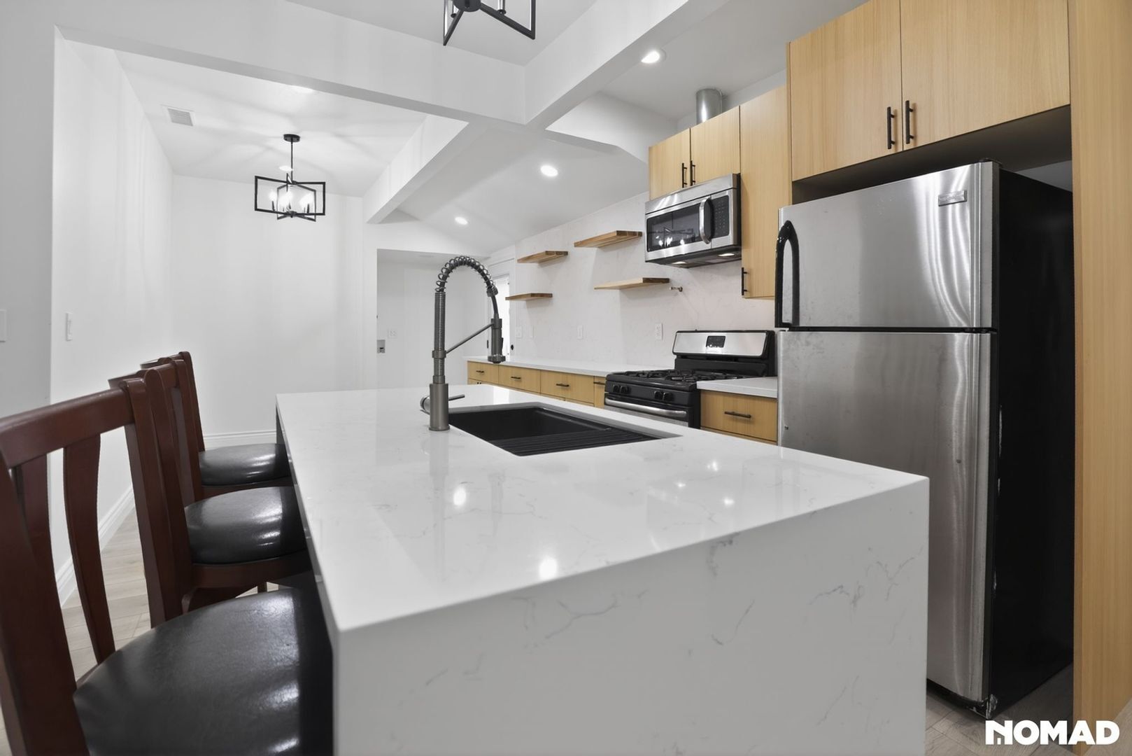 Building Photo - 2941 S La Salle Ave