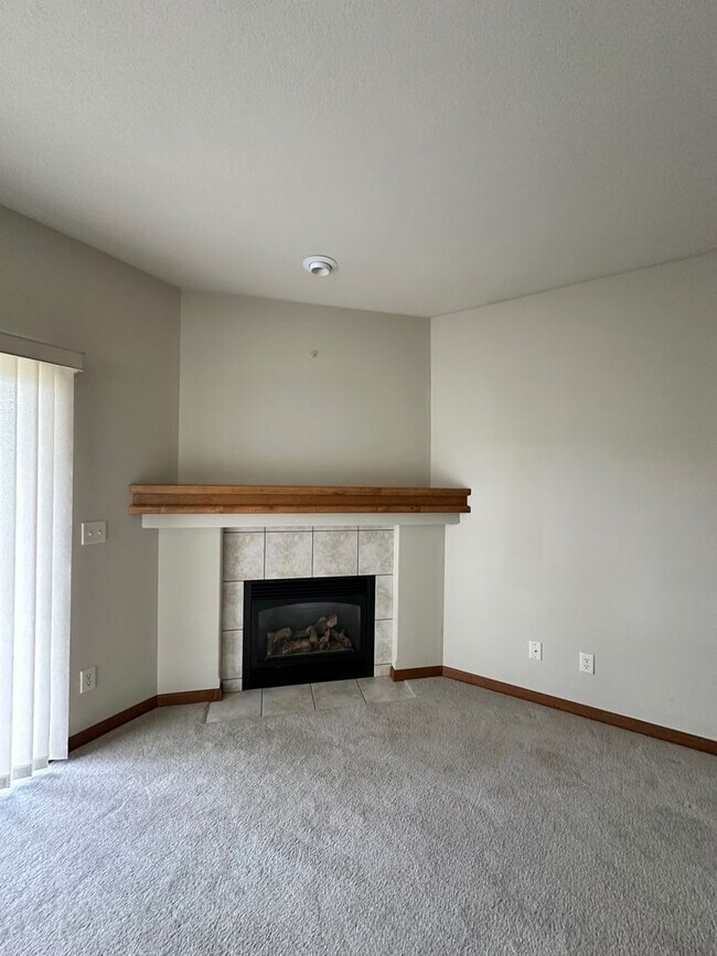 Building Photo - MIE451