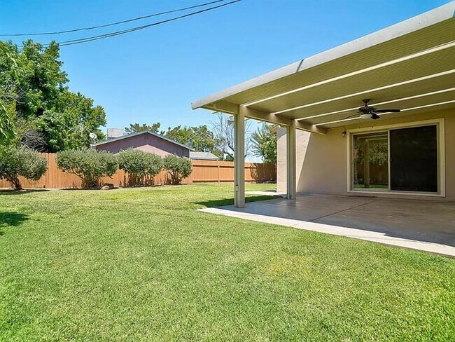 Building Photo - An attractive home