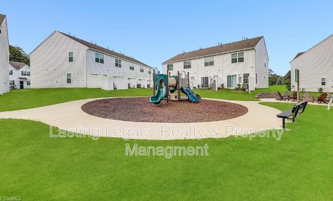 Building Photo - 3134 Fall Hls Dr