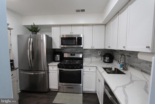 Building Photo - 119 Acadia Ct