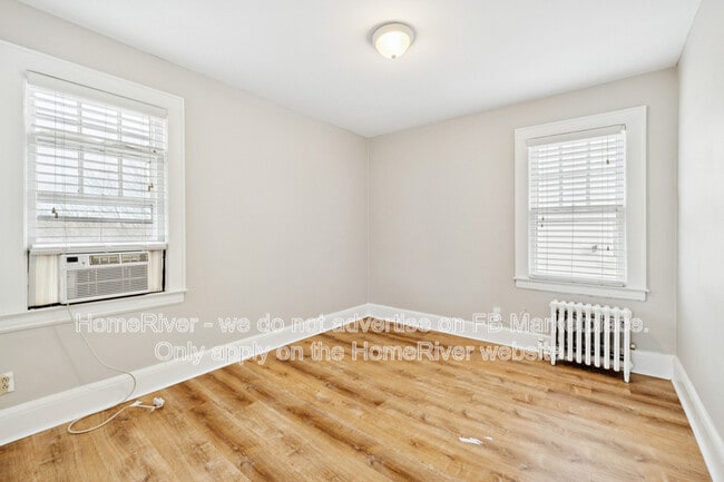 Building Photo - 11 Cedar St