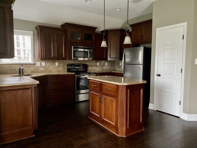 Building Photo - Adorable home in Lowndes County
