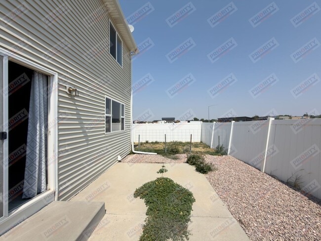 Building Photo - 3301 Quacker Ave
