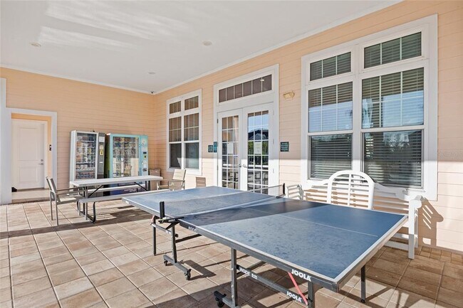 Building Photo - 8945 Shine Dr