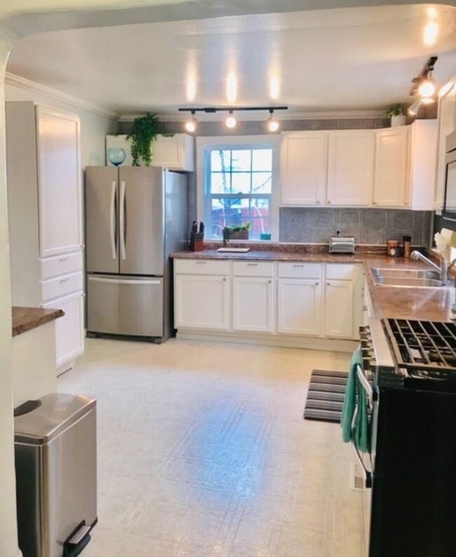 Building Photo - Beautiful 3 Bedroom Home in the Garden District of CDA