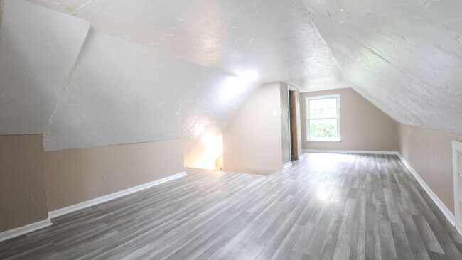 Building Photo - 3643 W 39th St