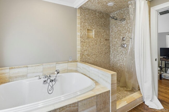 Building Photo - 221 Mamaroneck Rd