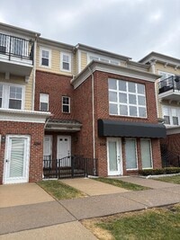 Building Photo - 3306 Hilton Rd