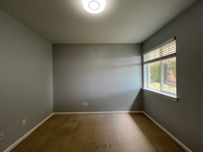 Building Photo - Charming 3 bedroom home in Paso Robles